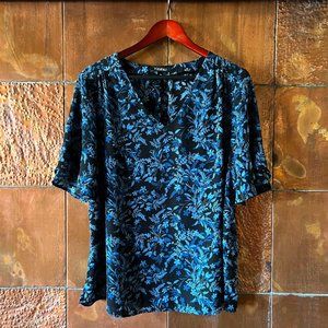 Roz & Ali * Flutter-sleeve, floral print top * XL